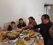 舅舅家的表弟在家族群里说我没良心，把我踢出了群，有些亲戚就是见不得你过的好